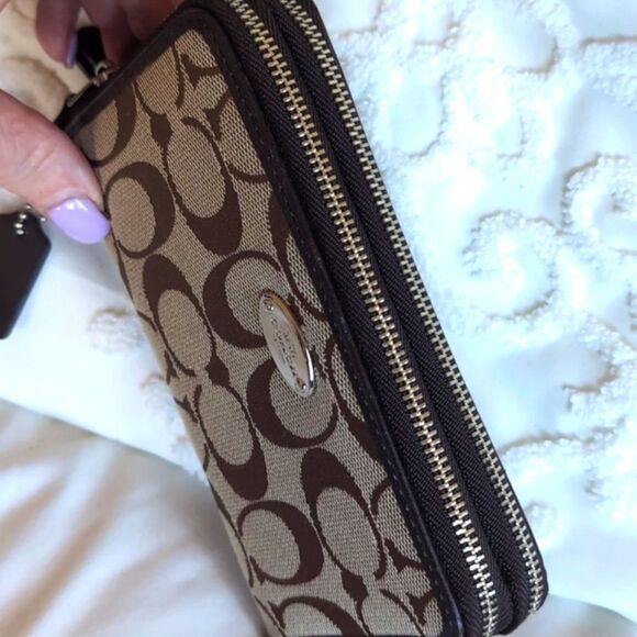 Coach 🤎 Brown Classic Signature Double Zip Around Wallet NWOT - Picture 11 of 14
